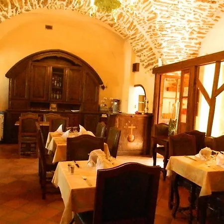 Le Prieuré Hotel 3*